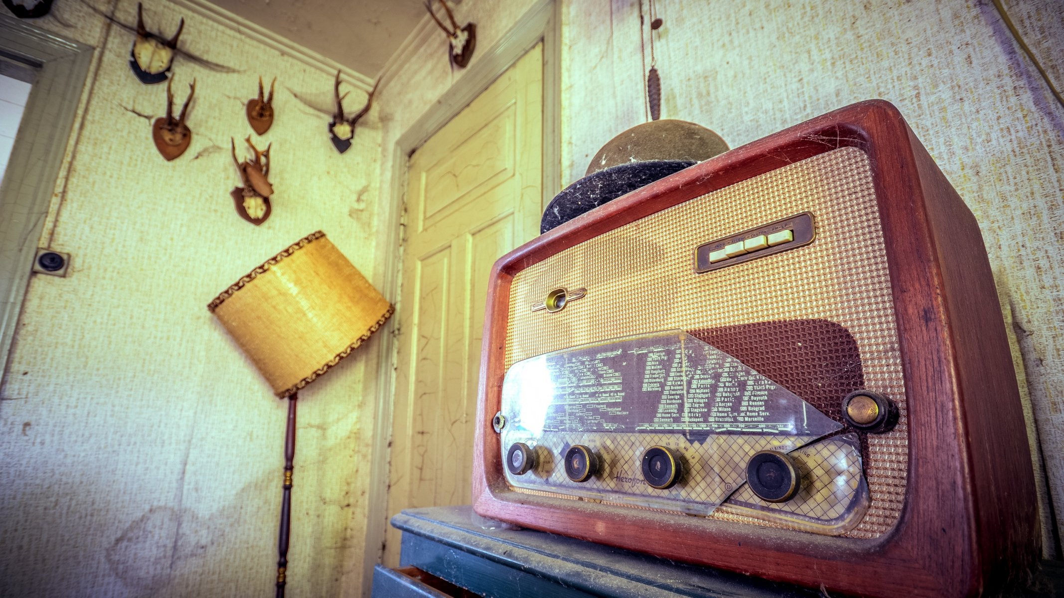 radio receiver background