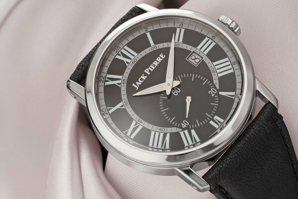 Fashionable Wrist Watch with Leather strap