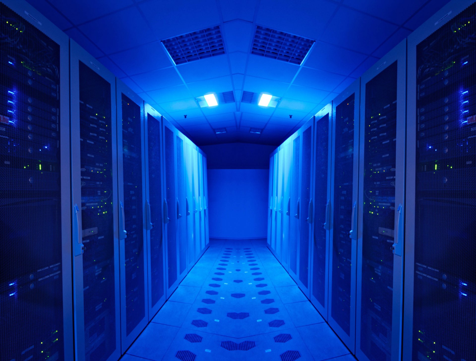 data center server communication