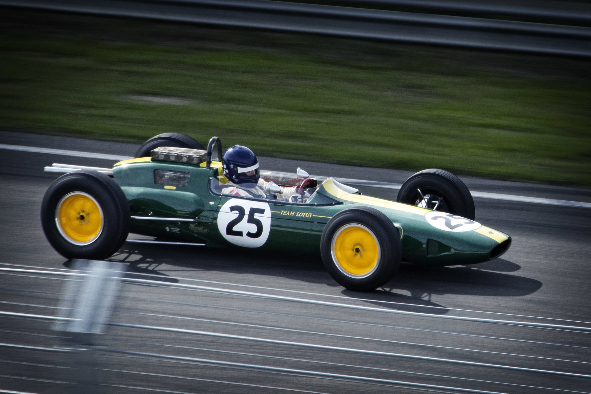 fast speed racing speedway racing car racer race track motor sport racetrack formula 1 f1 auto