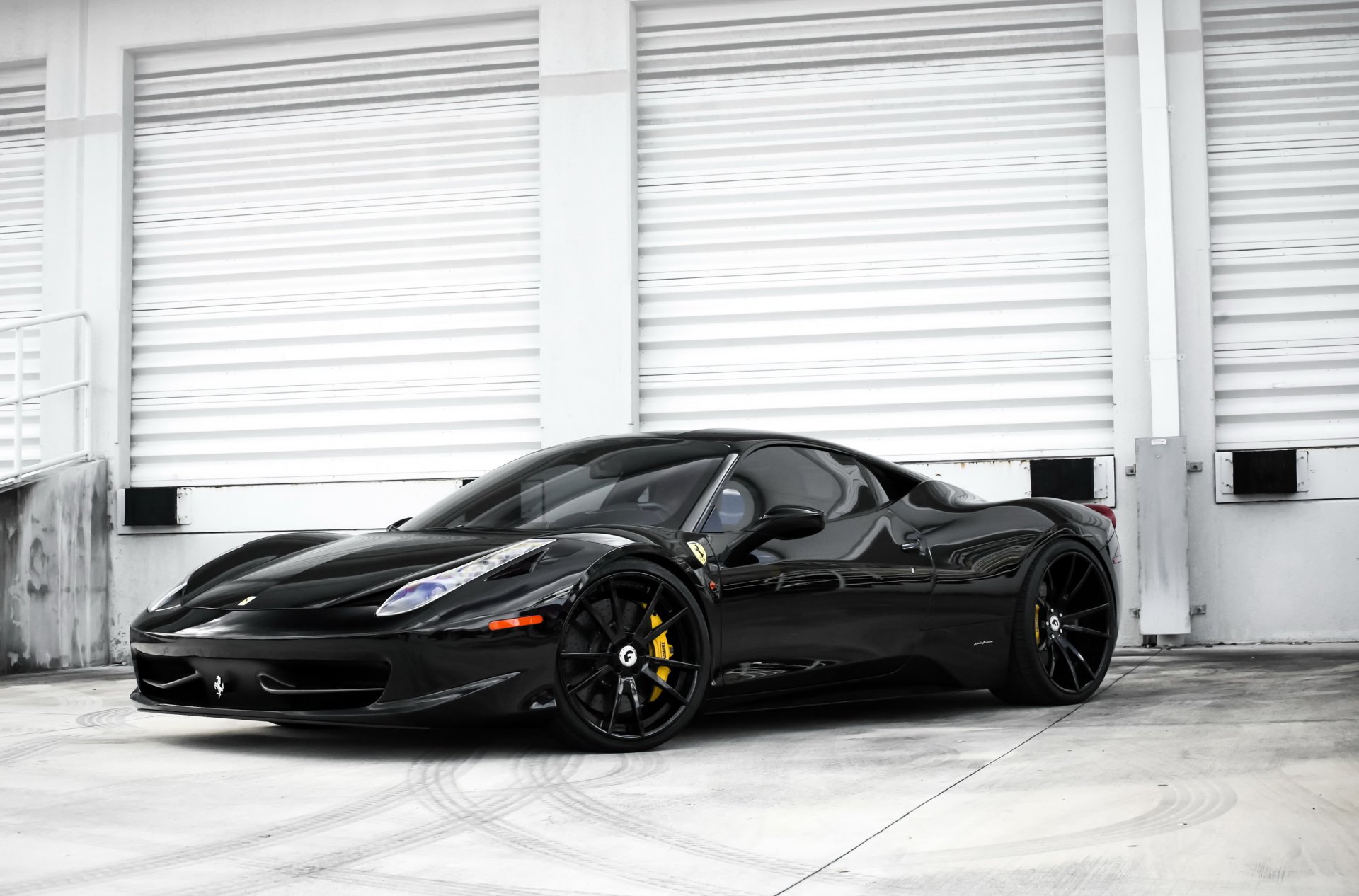 ferrari italia black