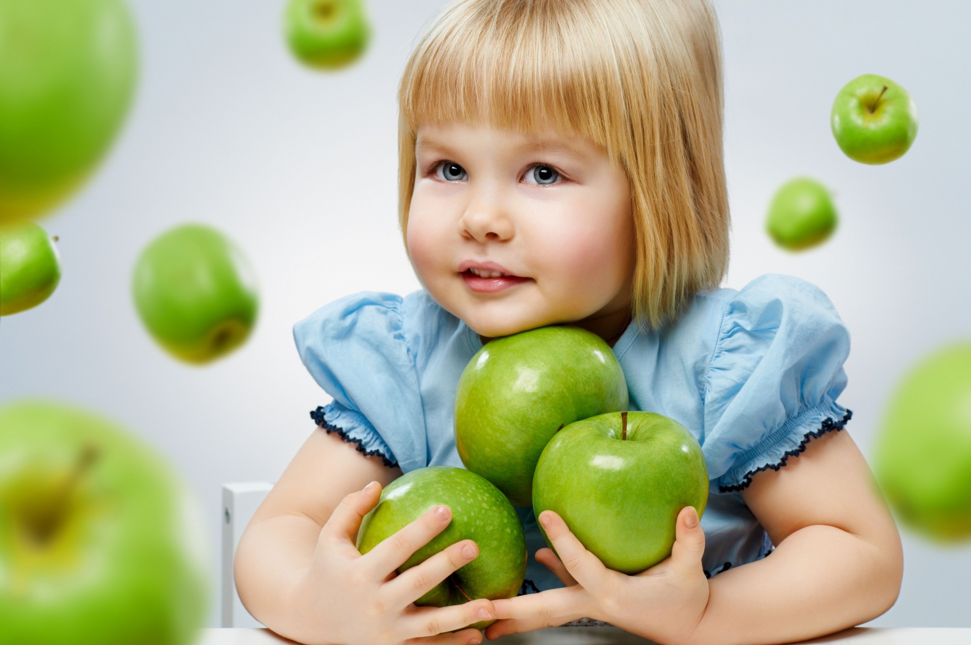 girl apple