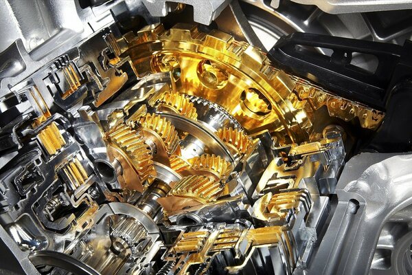 Car engine with metal gears