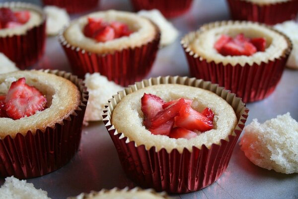 Sweet berry cupcakes are very tasty
