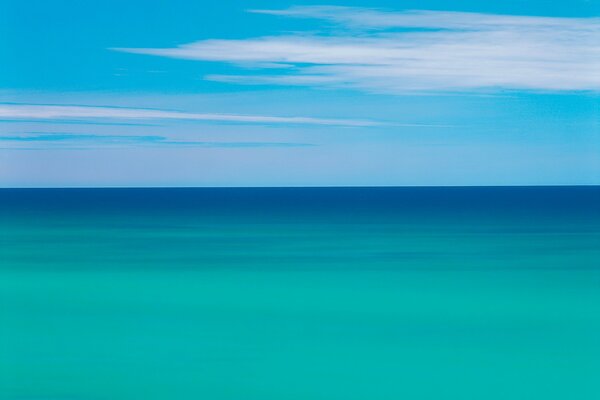 All the beauties of the horizon at sea