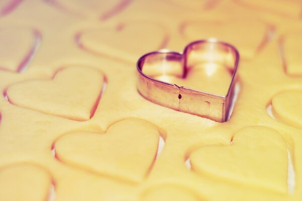 Cook delicious cookies in the form of a heart