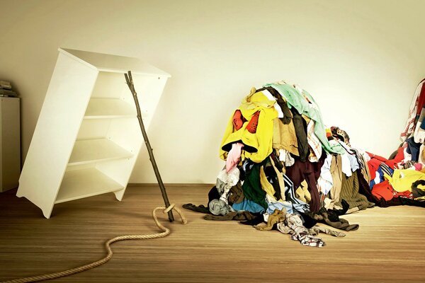 A trap from the closet for a duffel monster