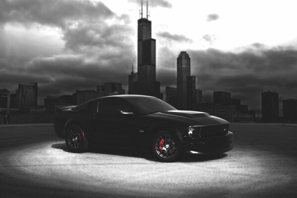 Ford Mustang fell asleep in a sleeping city