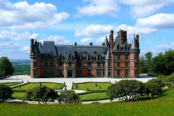Summer castle with a beautiful garden