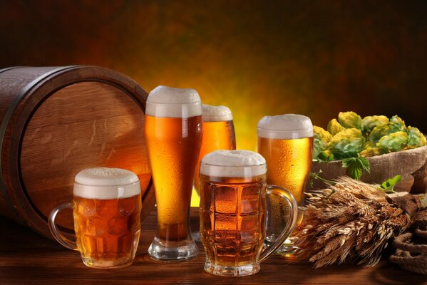 All you need to meet friends in the sauna is light beer brewed from pure hops