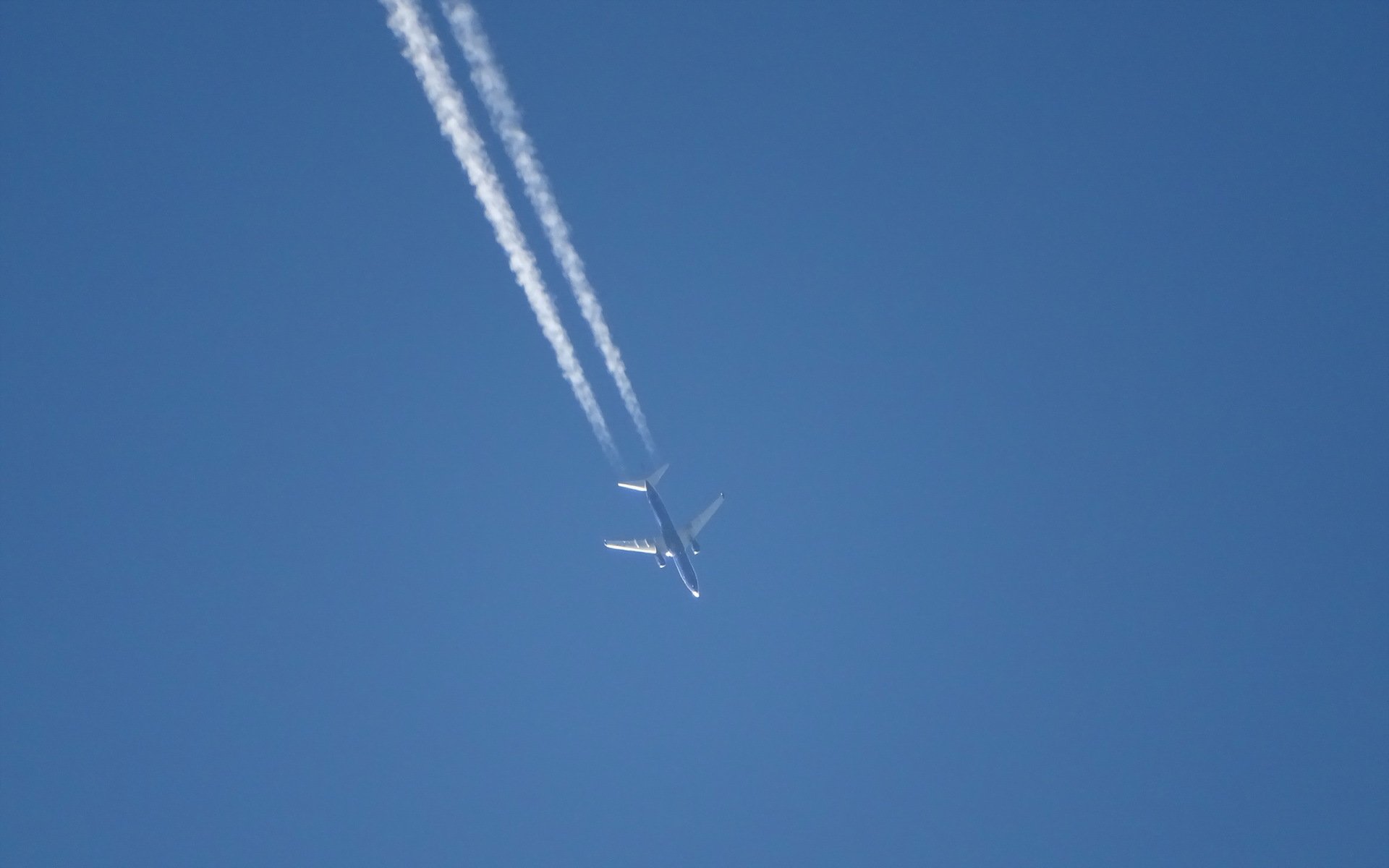 plane sky minimalism