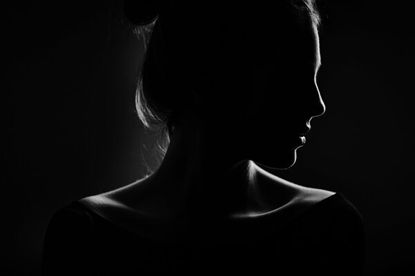 Beautiful collarbone girls in the dark