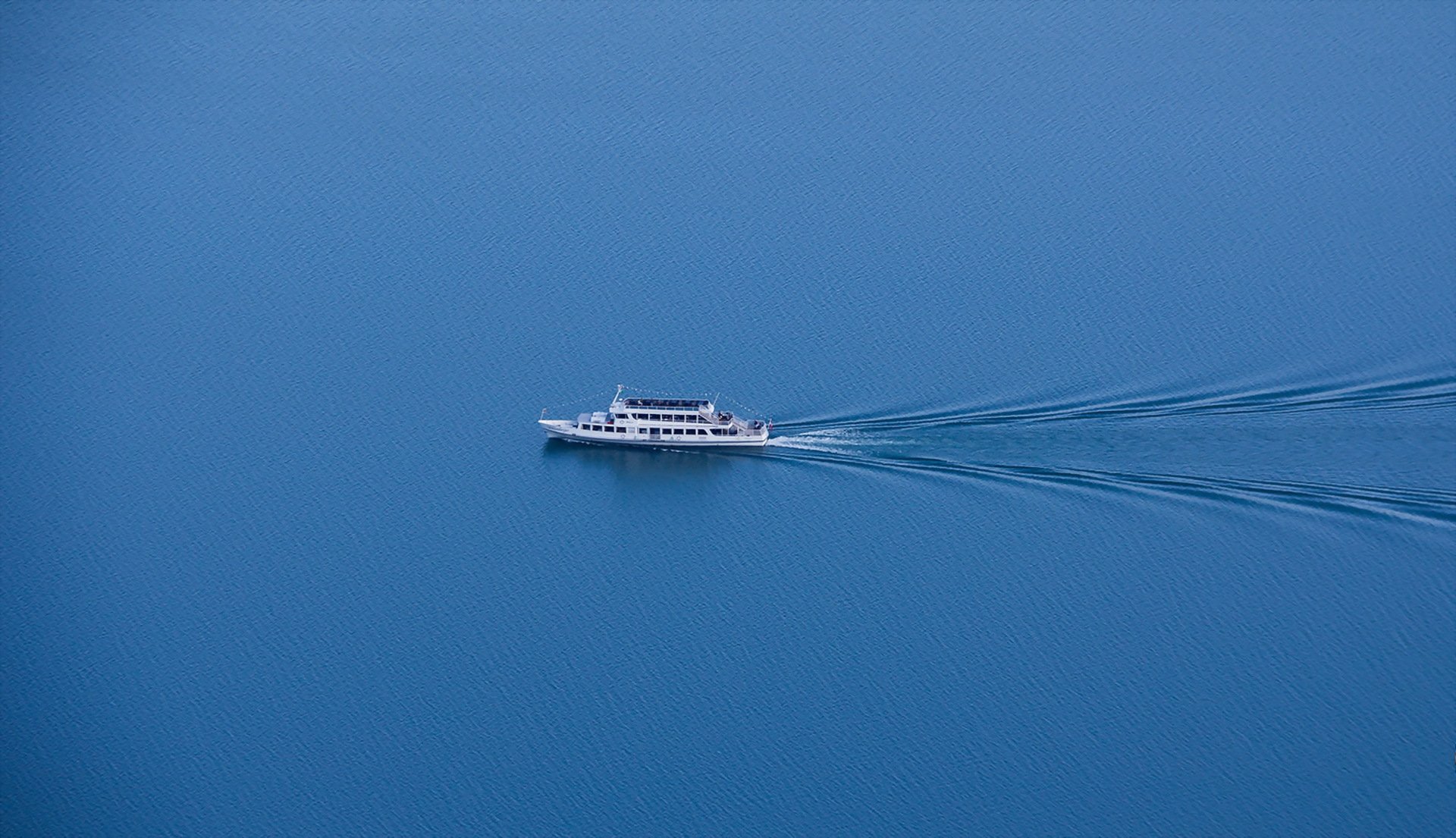 ea ship minimalism
