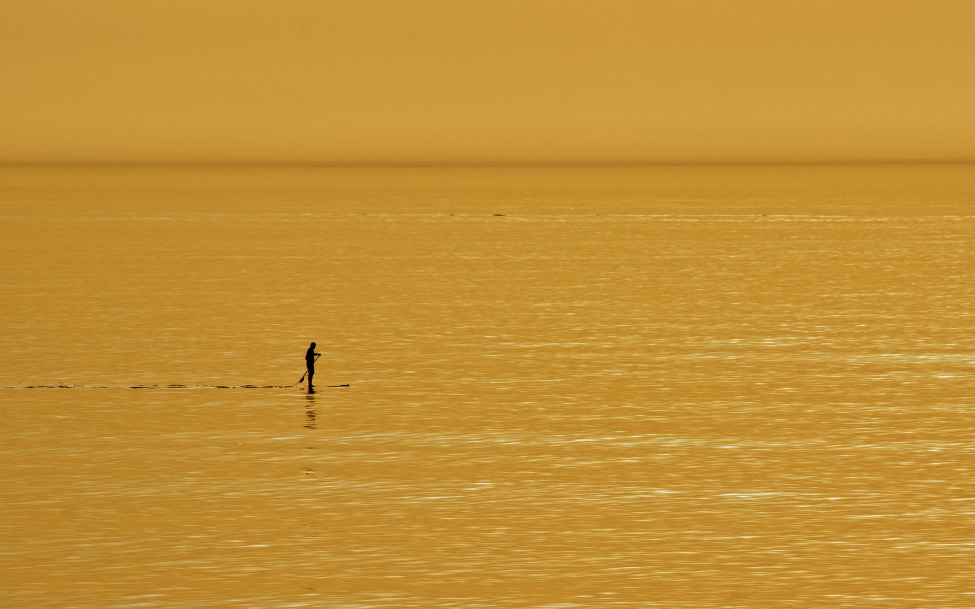 man sea minimalism
