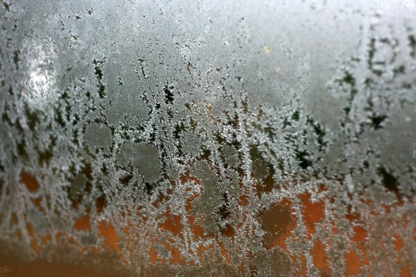 Frosty patterns on glass