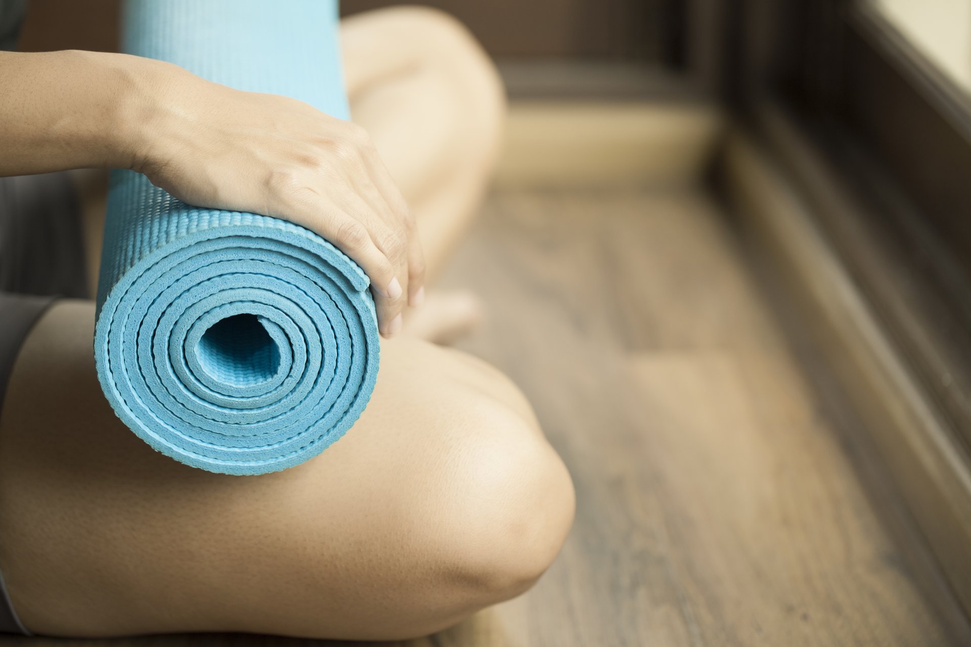 mat exercises pose knee