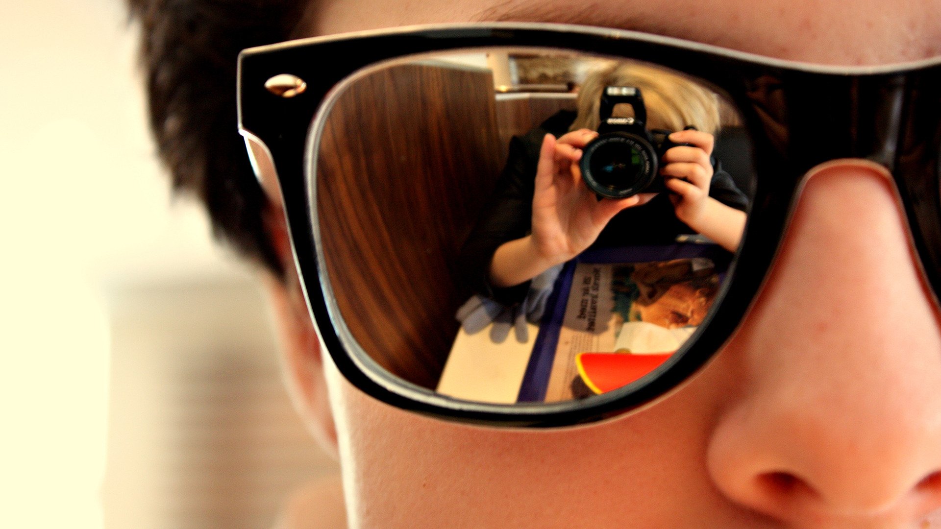 wallpaper sunglasses reflection