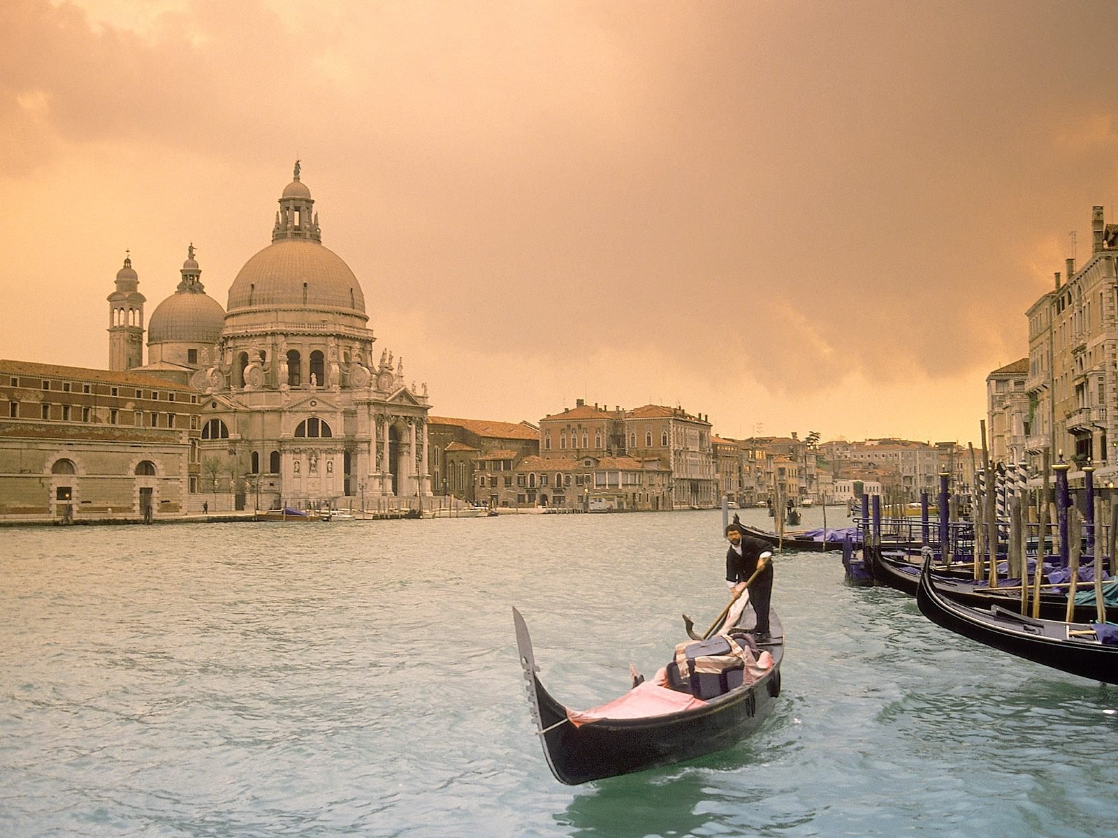 italy venice channel