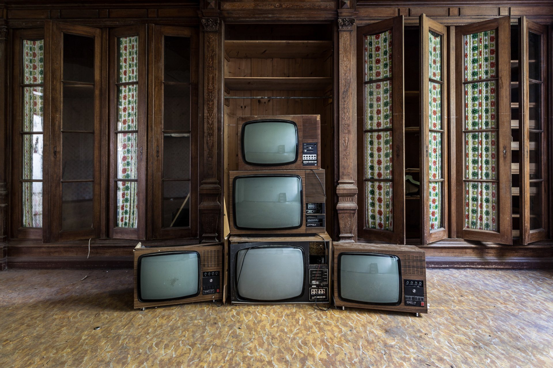 tvs room background
