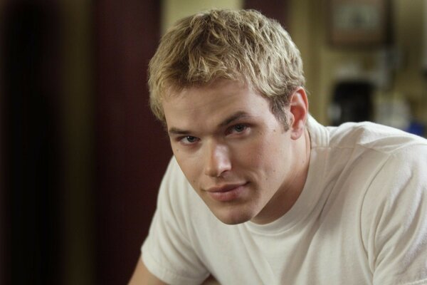 Actor among blondes kellan lutz