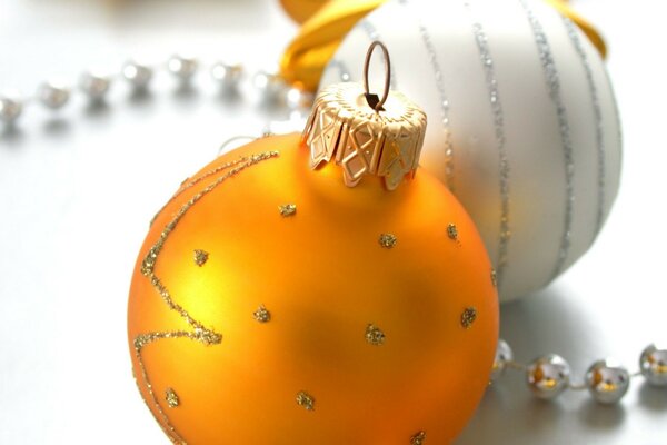White and orange Christmas balls