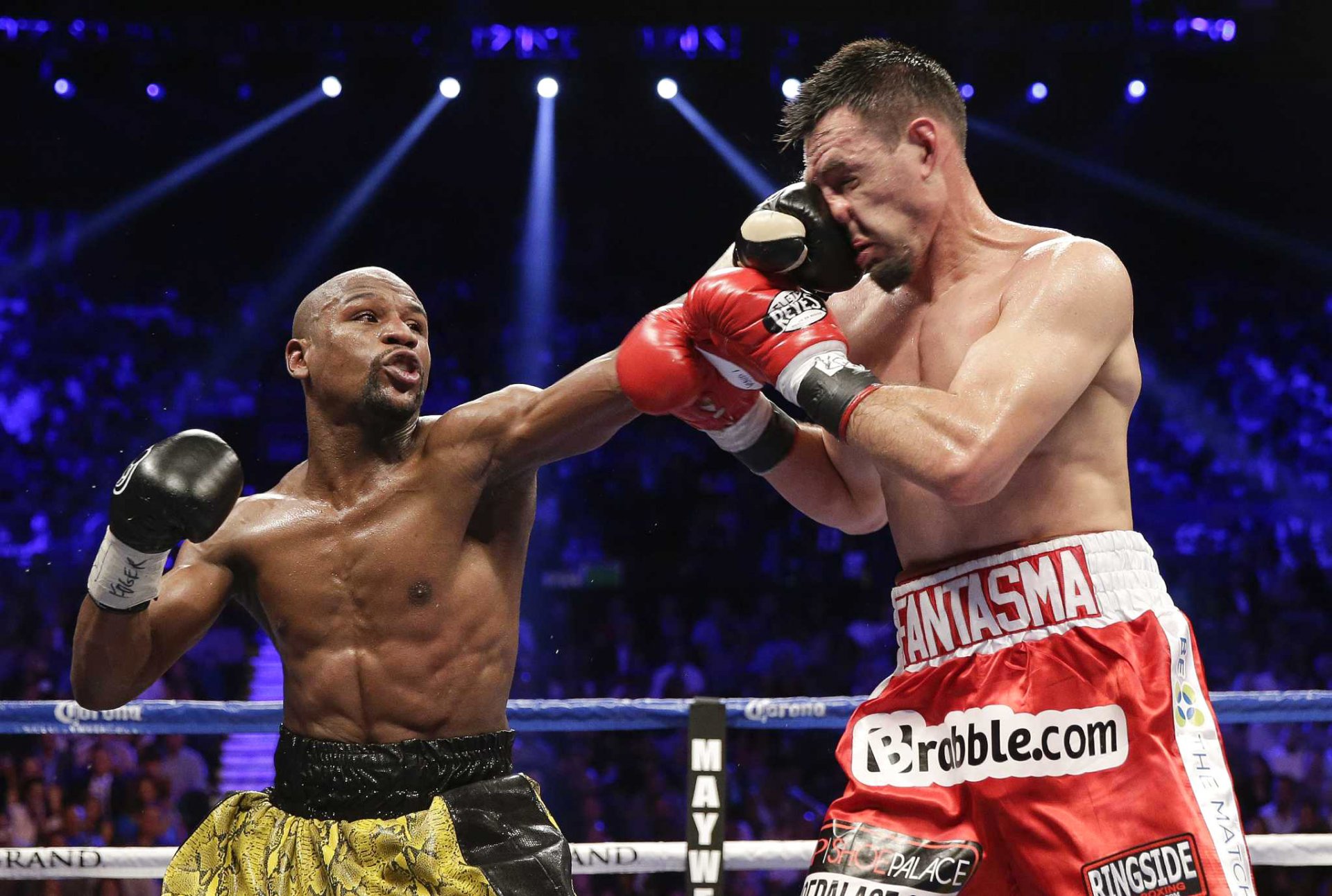 floyd mayweather robert guerrero boxing fight ring glove
