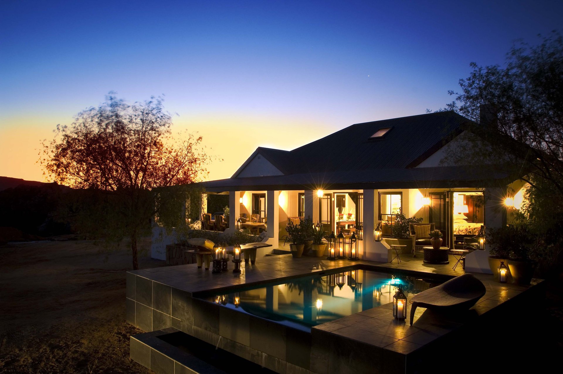 villa the evening mood pool candles stay