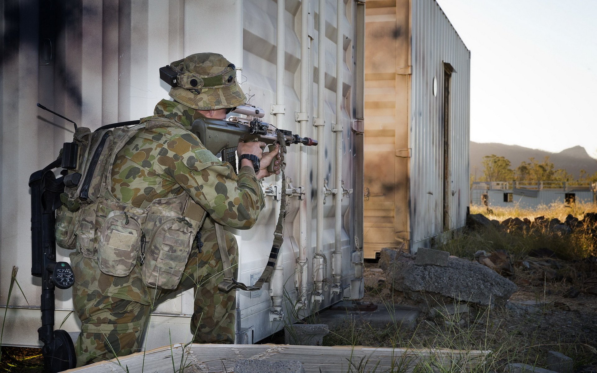 men weapon the army