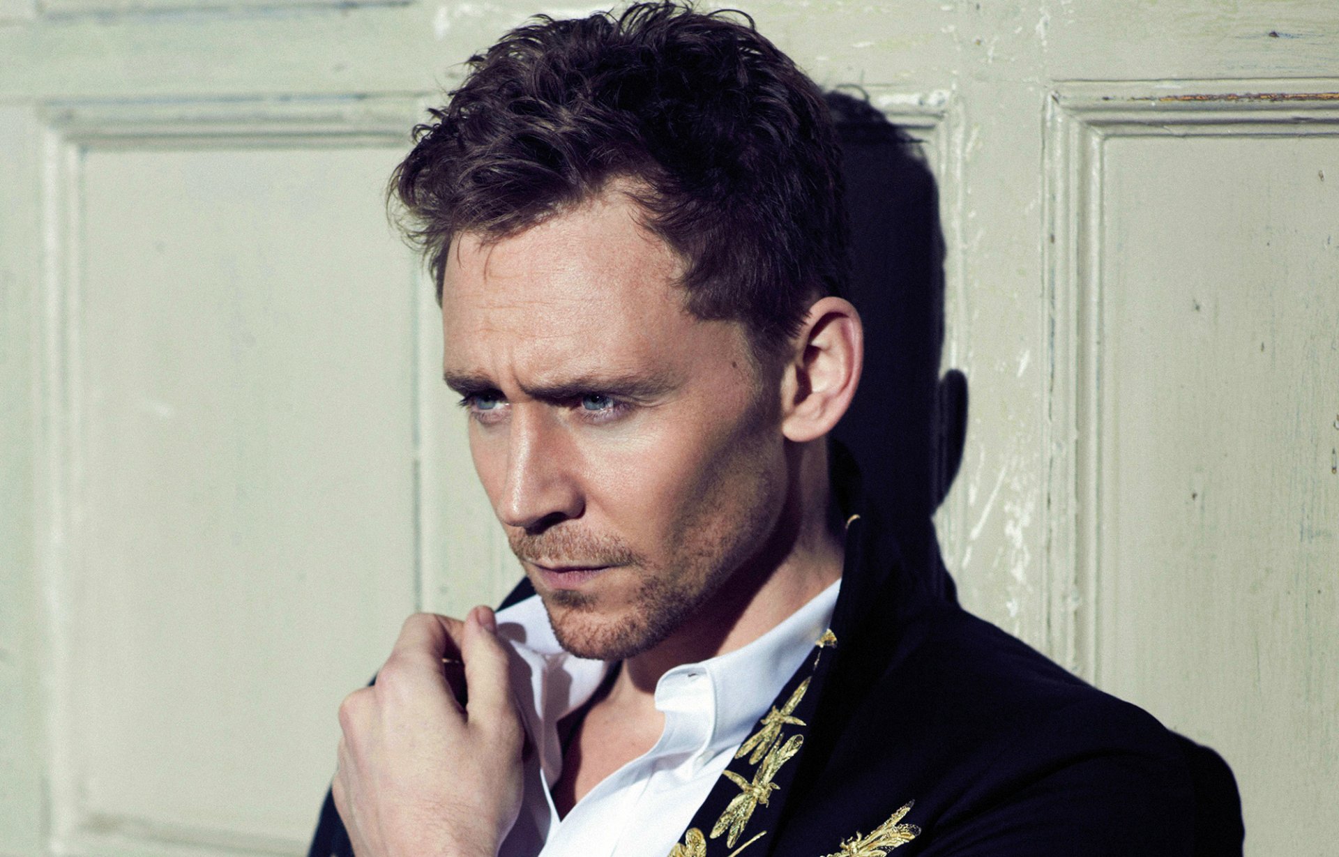 hiddleston tom hiddleston actor man face look