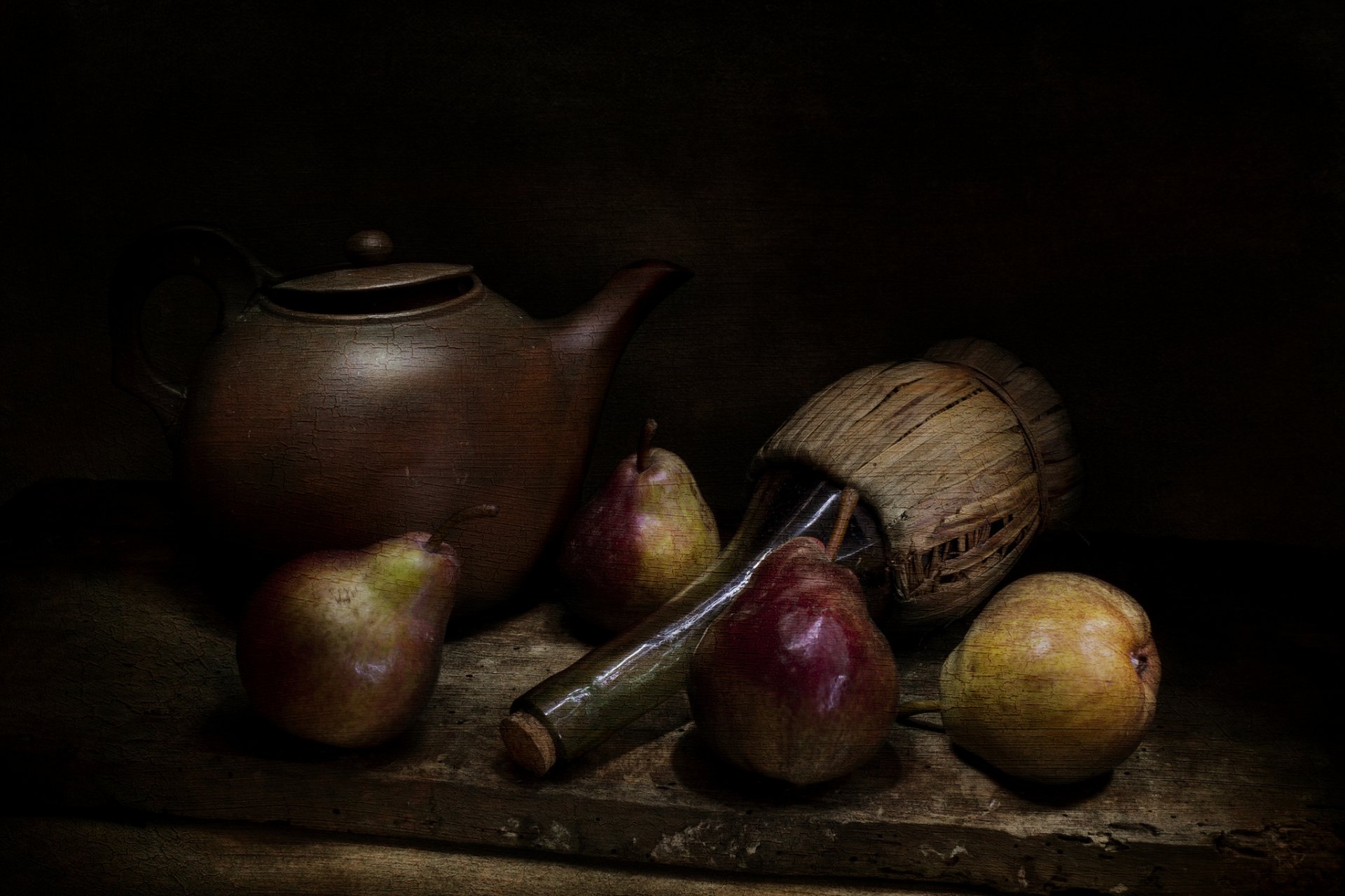 kettle pear style vintage a bottle