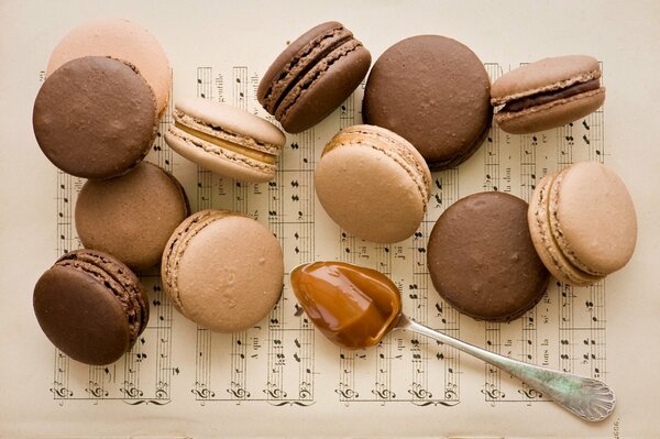Caramel cookies of different types