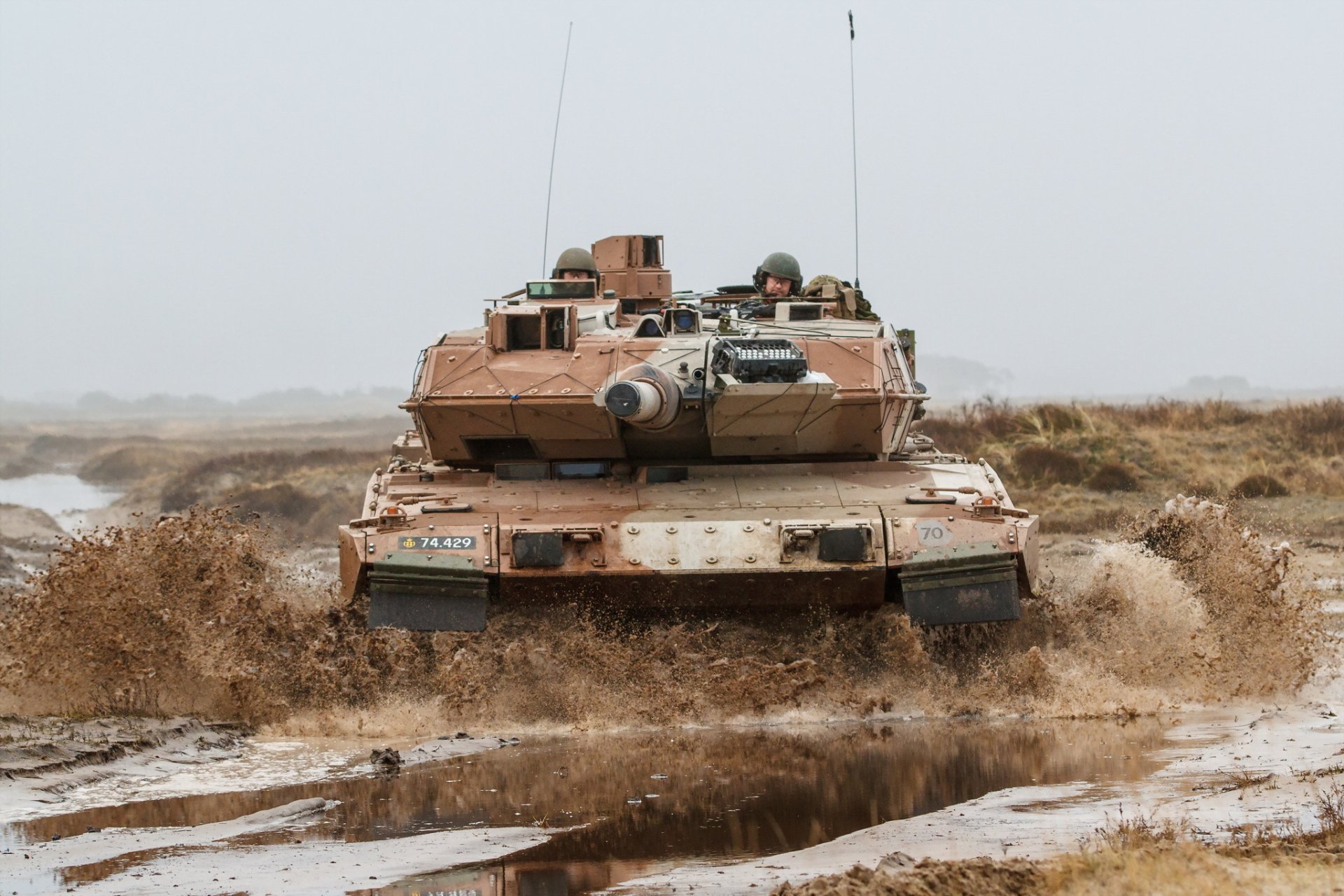 danish army tank weapon