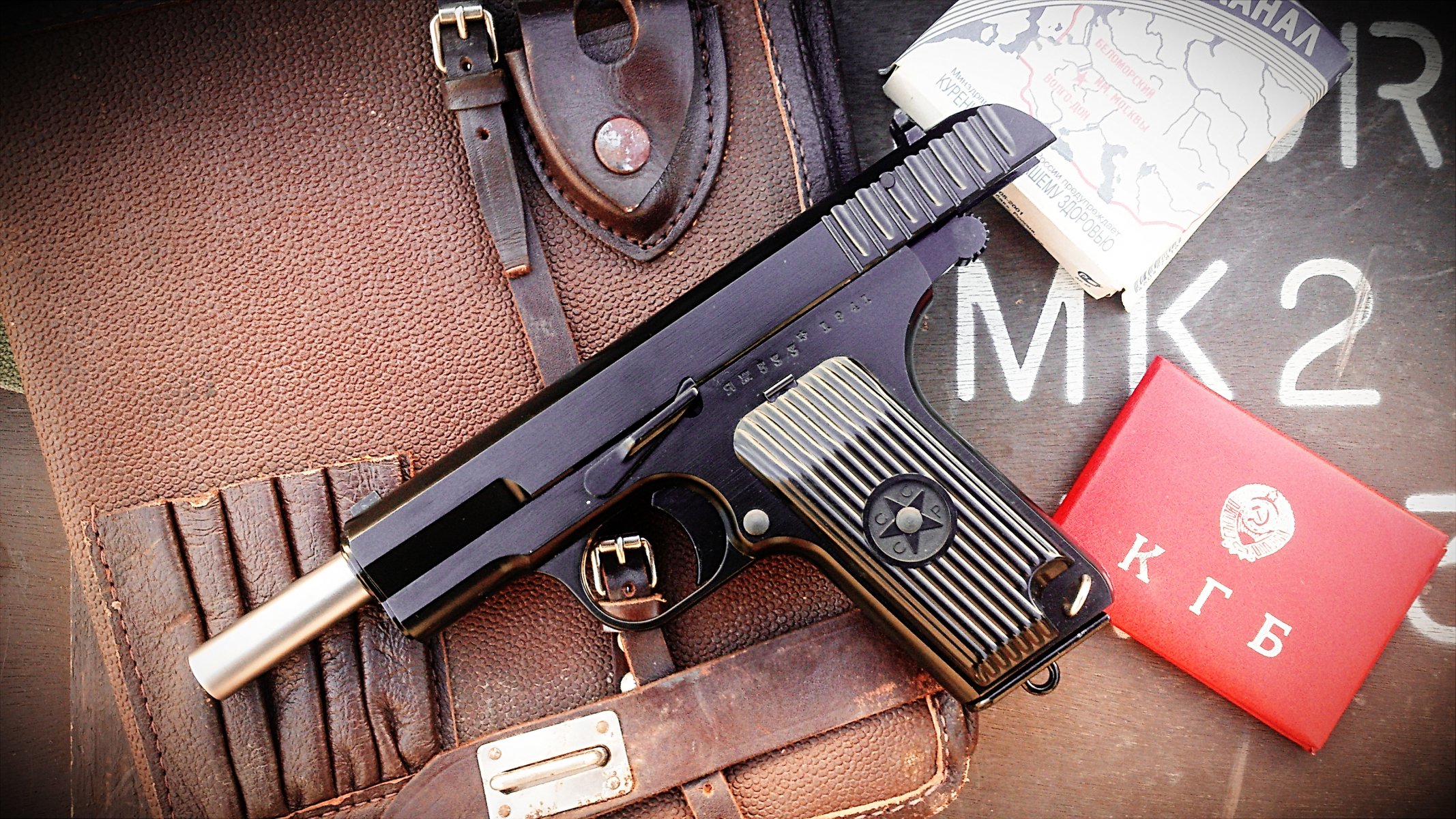 min army self-loading gun 1933 weapon identity pack of cigarette