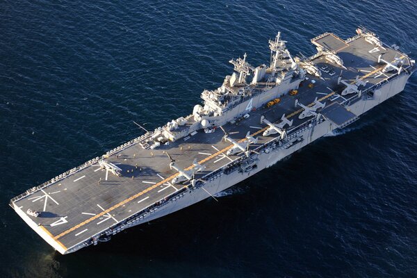 US Multi-purpose Amphibious Assault Ship