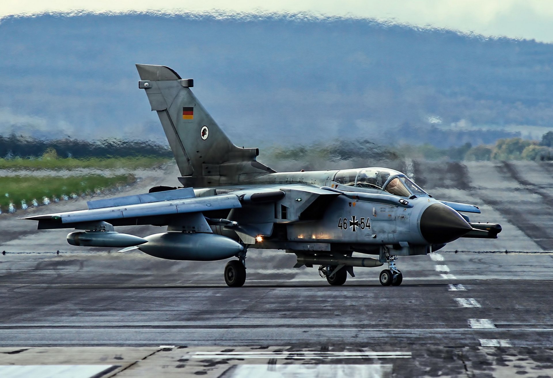panavia tornado german fighter bomber airport