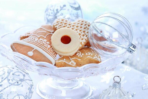 Christmas gingerbread cookies in a glass vase
