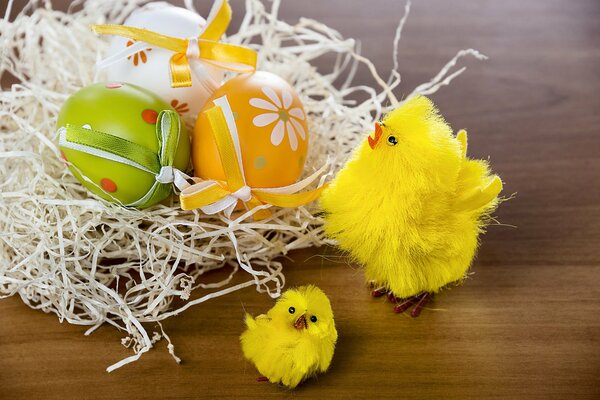 Easter chickens with eggs