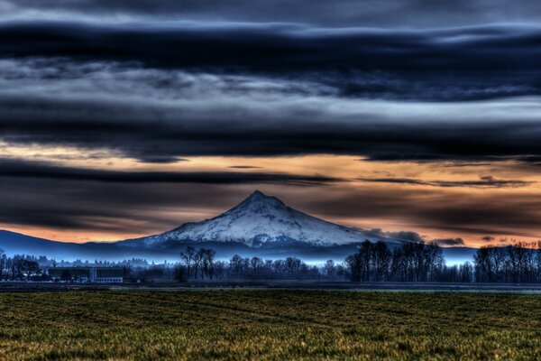 The unusual beauty of the mountains on the background of ponya
