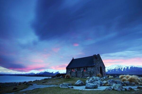 Desktop wallpapers lonely house