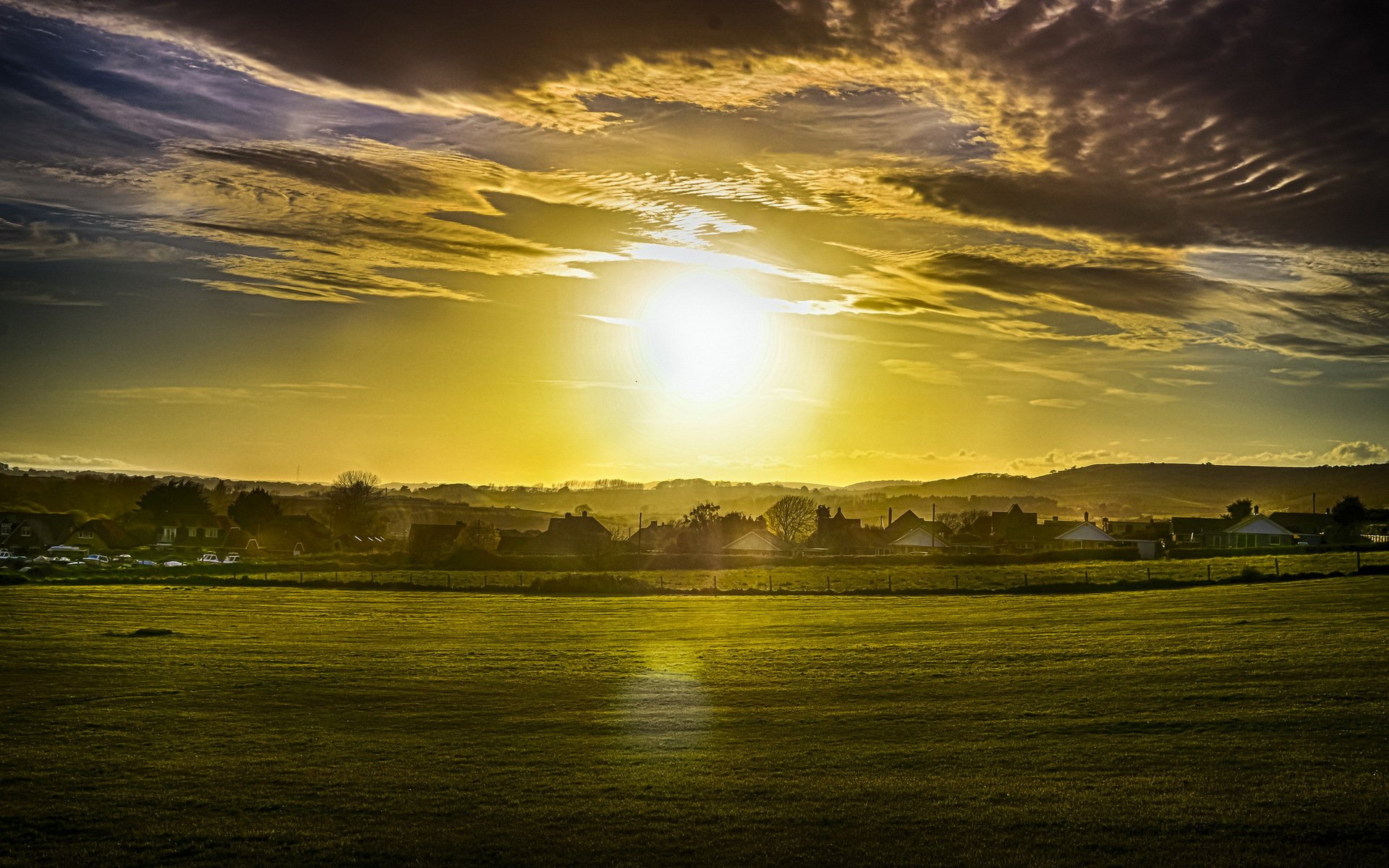 unset the field landscape