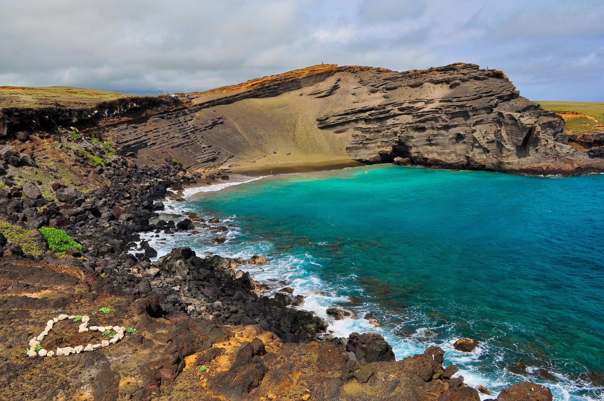 hawaii rocks ocean coast heart