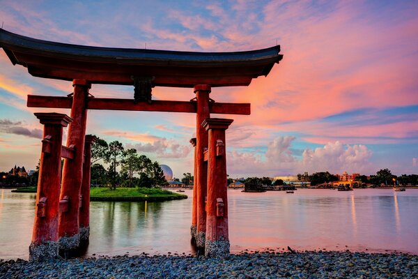 Torii votor by the lake